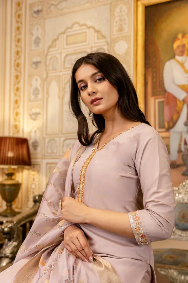 Lavender_Viscose_Simer_Kurti_With_Pant_And_Dupatta_Set_For_Women