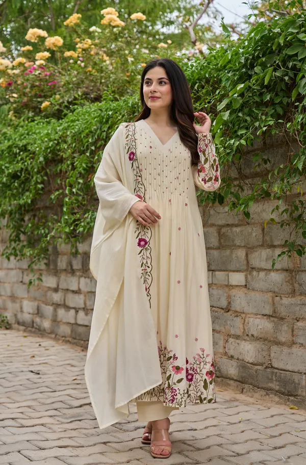 Cream_Chanderi_Silk_Kurti_With_Pant_And_Dupatta_Set_For_Women