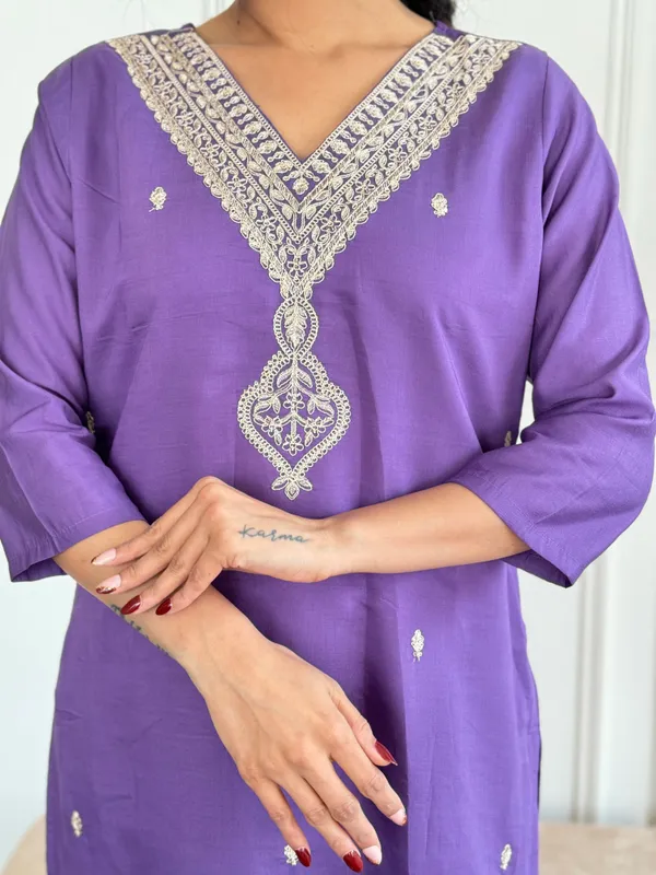 Purple_And_White_Viscose_Chanderi_Kurti_With_Pant_And_Dupatta_Set_For_Women