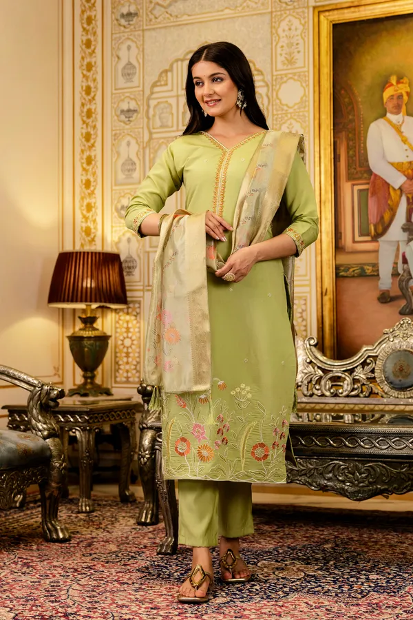 Light_Green_Viscose_Simer_Kurti_With_Pant_And_Dupatta_Set_For_Women