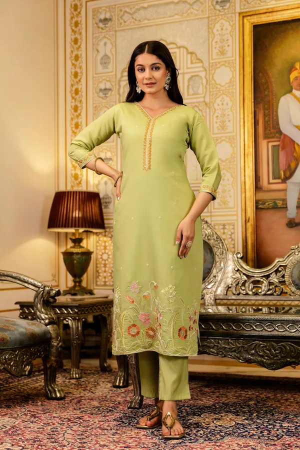 Light_Green_Viscose_Simer_Kurti_With_Pant_And_Dupatta_Set_For_Women