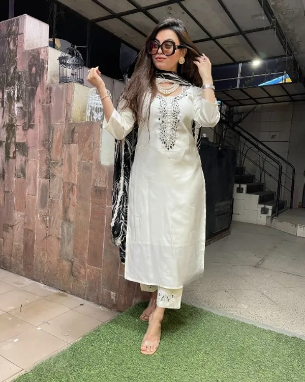 White_And_Black_Viscose_Blend_Reyon_Kurti_With_Pant_And_Dupatta_Set_For_Women