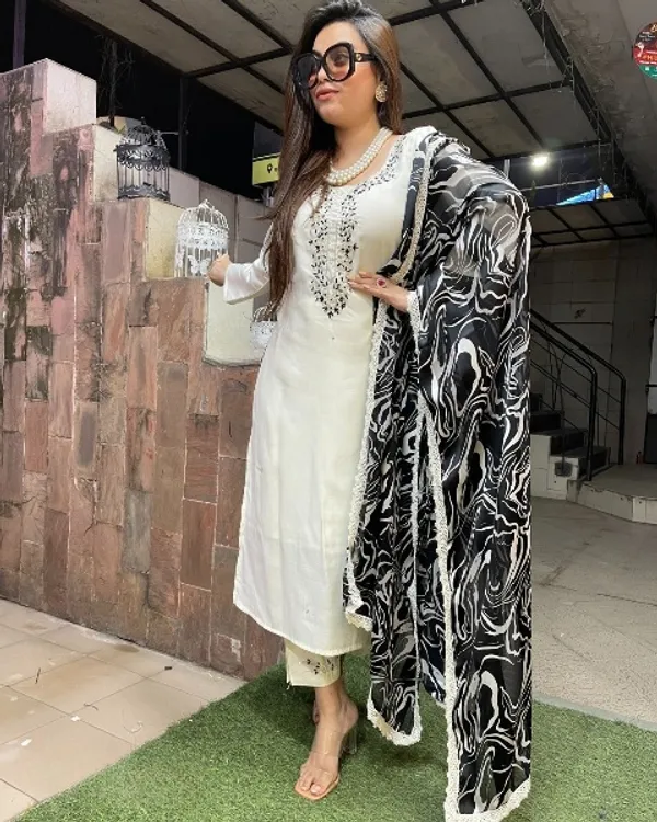 White_And_Black_Viscose_Blend_Reyon_Kurti_With_Pant_And_Dupatta_Set_For_Women