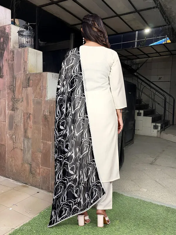 White_And_Black_Viscose_Blend_Reyon_Kurti_With_Pant_And_Dupatta_Set_For_Women