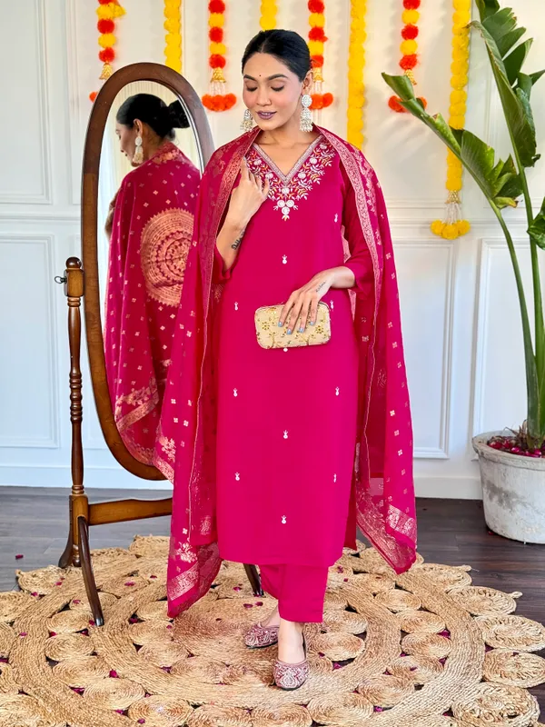 Pink_Viscose_Chanderi_Kurti_With_Pant_And_Dupatta_Set_For_Women