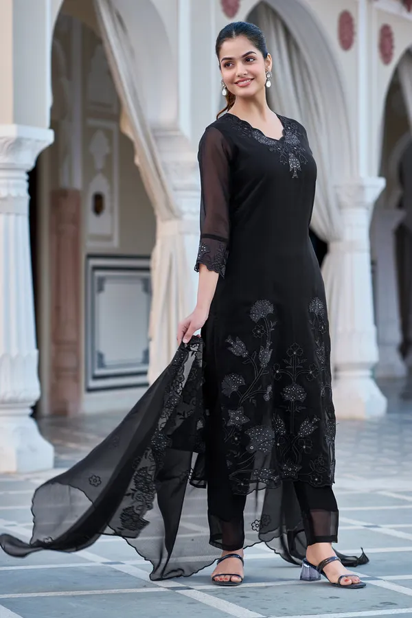Black_Fox_Blooming_Georgette_Kurti_With_Pant_And_Dupatta_Set_For_Women