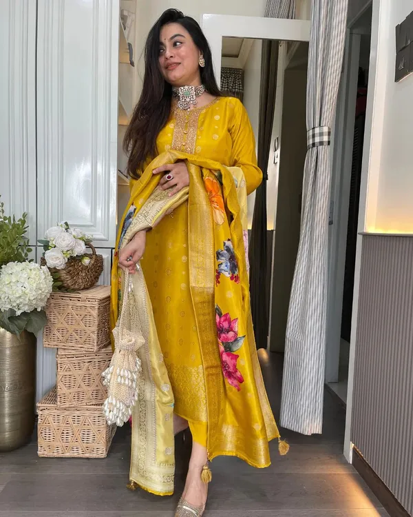 Yellow_Viscose_Organza_Jacquard_Kurti_With_Pant_And_Dupatta_Set_For_Women
