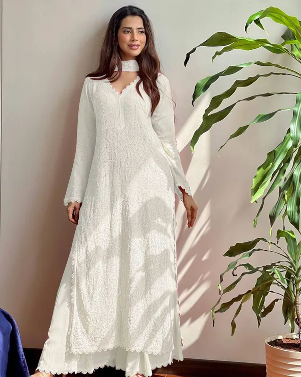 White_Fox_Georgette_Fabric_Chikankari_Kurti_For_Women