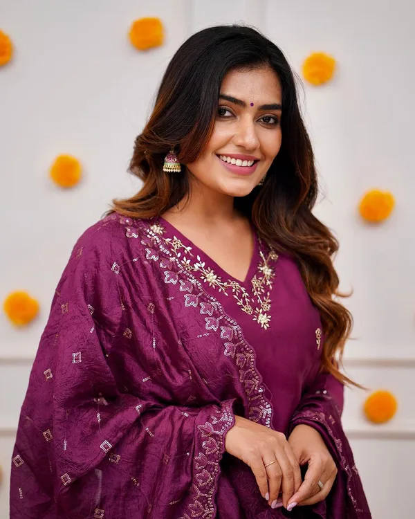 Purple_Viscose_Chanderi_Kurti_With_Pant_And_Dupatta_Set_For_Women
