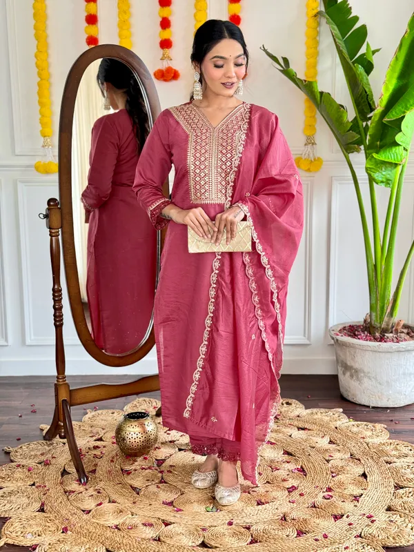 Light_Pink_Viscose_Chanderi_Kurti_With_Pant_And_Dupatta_Set_For_Women