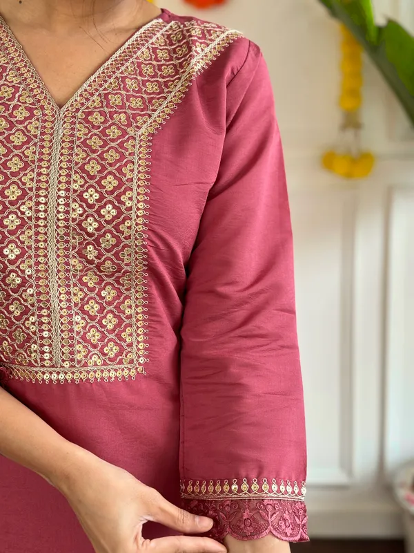 Light_Pink_Viscose_Chanderi_Kurti_With_Pant_And_Dupatta_Set_For_Women