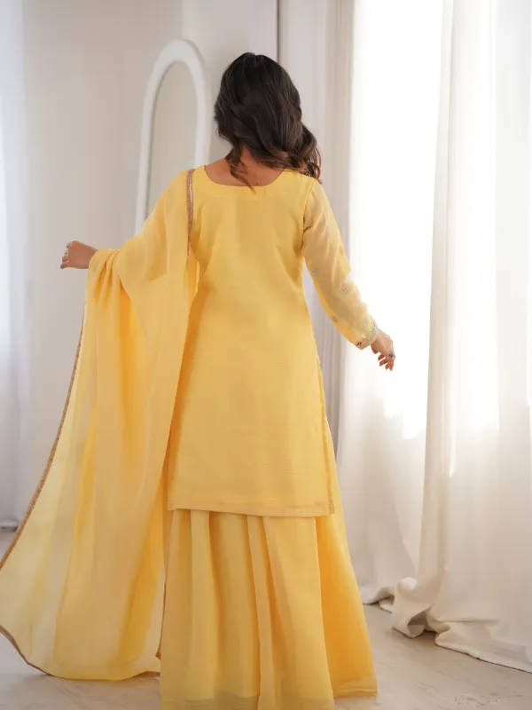 Sunehri_Noor_Georgette_Ensemble_Suit