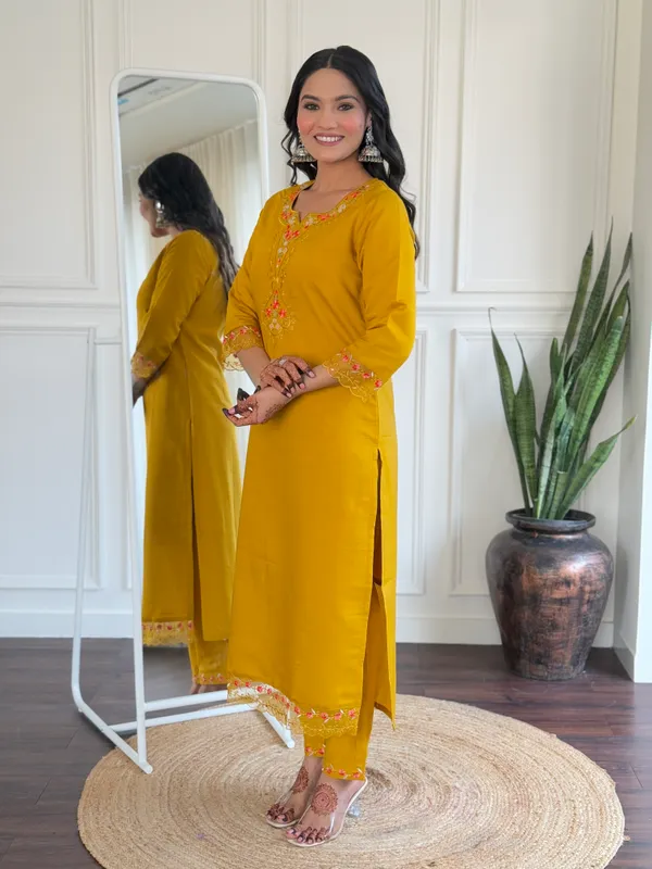 Yellow_Viscose_Chanderi_Kurti_With_Pant_And_Dupatta_Set_For_Women