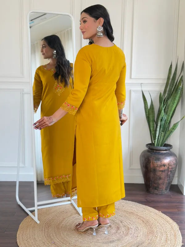 Yellow_Viscose_Chanderi_Kurti_With_Pant_And_Dupatta_Set_For_Women