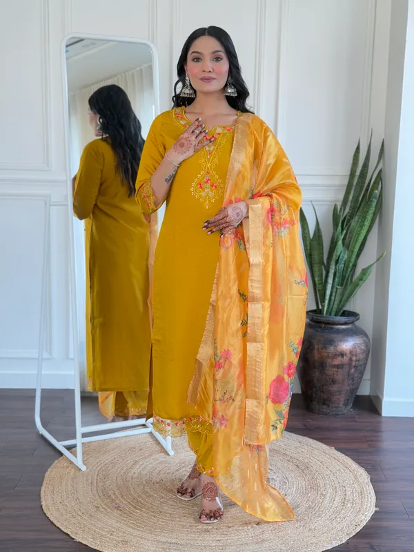 Yellow_Viscose_Chanderi_Kurti_With_Pant_And_Dupatta_Set_For_Women