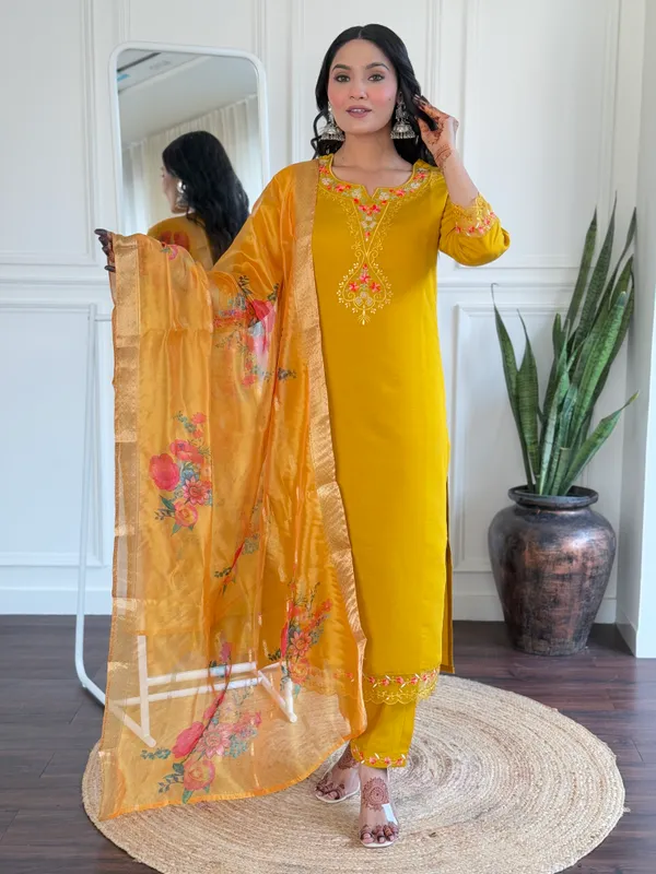 Yellow_Viscose_Chanderi_Kurti_With_Pant_And_Dupatta_Set_For_Women