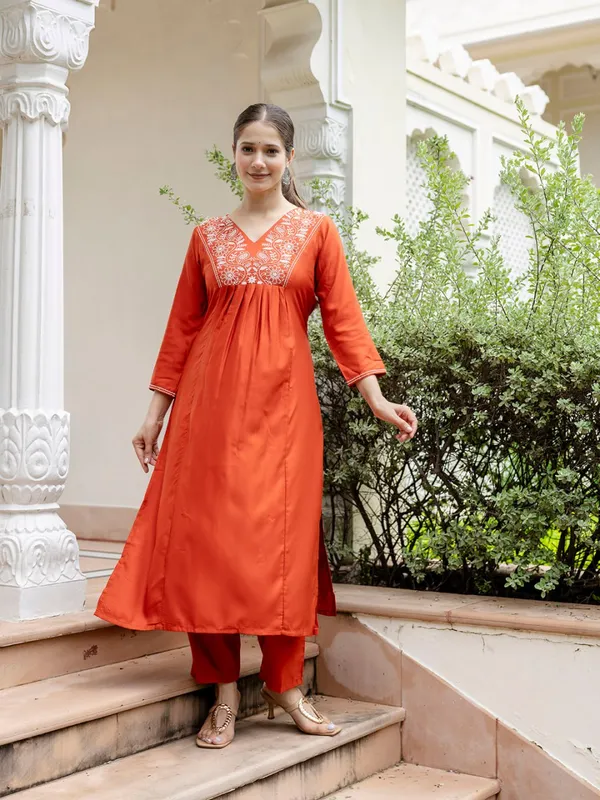 Orange_Viscose_Rayon_Kurti_With_Pant_And_Dupatta_Set_For_Women