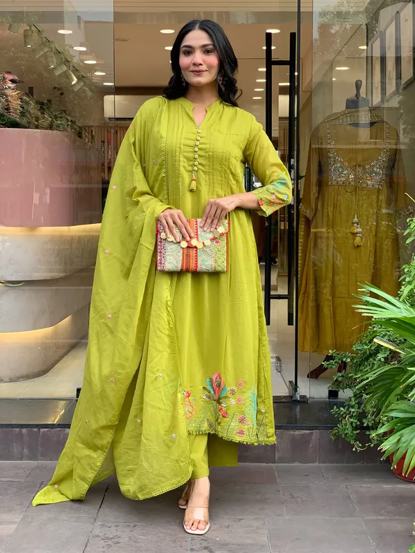 Ganga_Green_Chanderi_Silk_Kurti_With_Pant_And_Dupatta_Set_For_Women