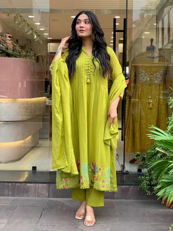 Ganga_Green_Chanderi_Silk_Kurti_With_Pant_And_Dupatta_Set_For_Women