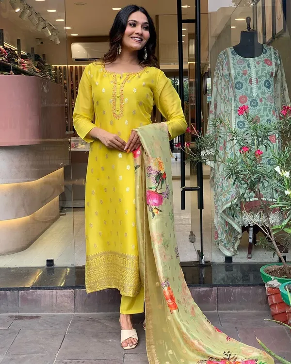 Yellow_Viscose_Organza_Jacquard_Kurti_With_Pant_And_Dupatta_Set_For_Women
