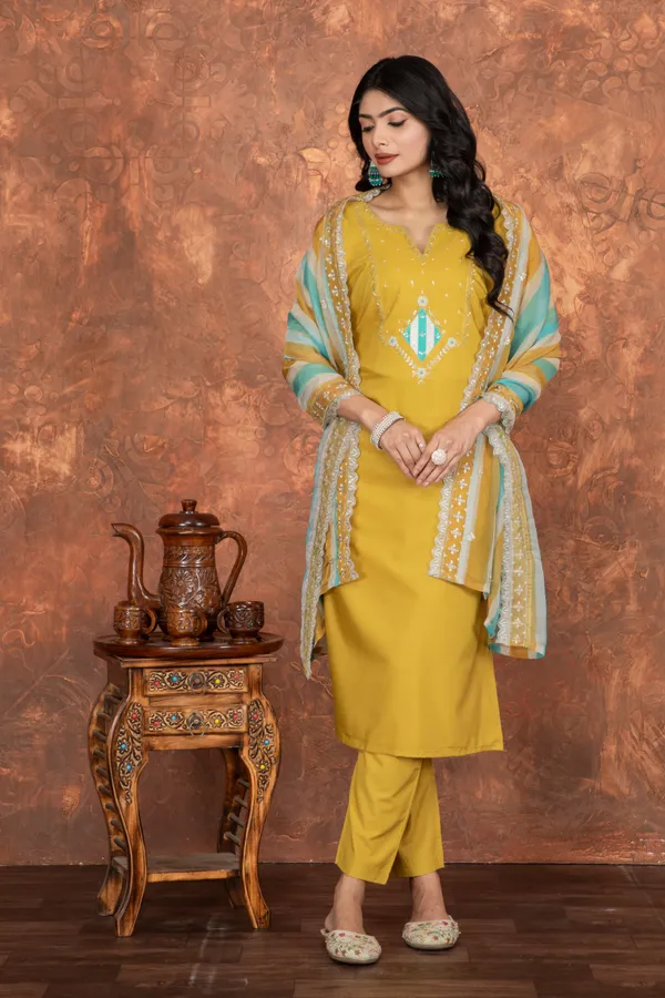Yellow_Viscose_Reyon_Kurti_With_Pant_And_Dupatta_Set_For_Women