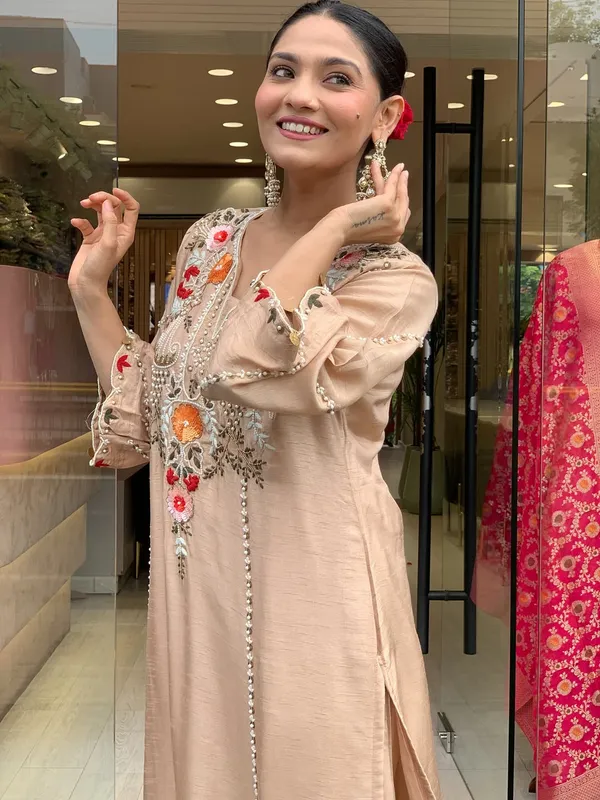 Multicolour_Viscose_Assam_Silk_Kurti_With_Pant_And_Dupatta_Set_For_Women
