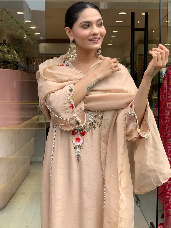 Multicolour_Viscose_Assam_Silk_Kurti_With_Pant_And_Dupatta_Set_For_Women