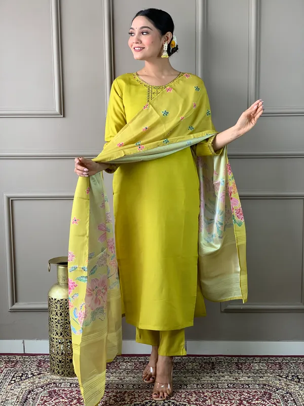 Yellow_Viscose_Chanderi_Kurti_With_Pant_And_Dupatta_Set_For_Women