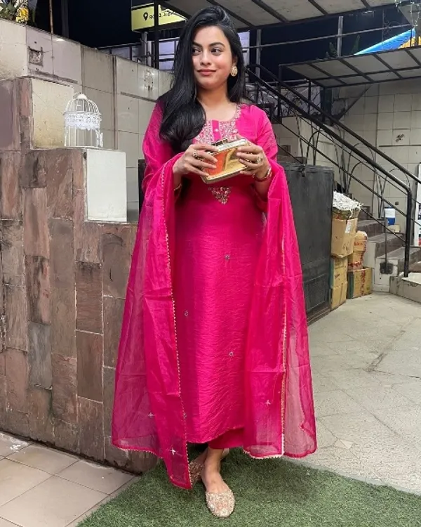 Pink_Viscose_Chanderi_Kurti_With_Pant_And_Dupatta_Set_For_Women