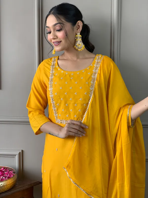 Yellow_Rayon_Slub_Kurti_With_Pant_And_Dupatta_Set_For_Women