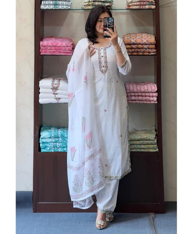 White_Georgette_Butti_Kurti_With_Pant_And_Dupatta_Set_For_Women