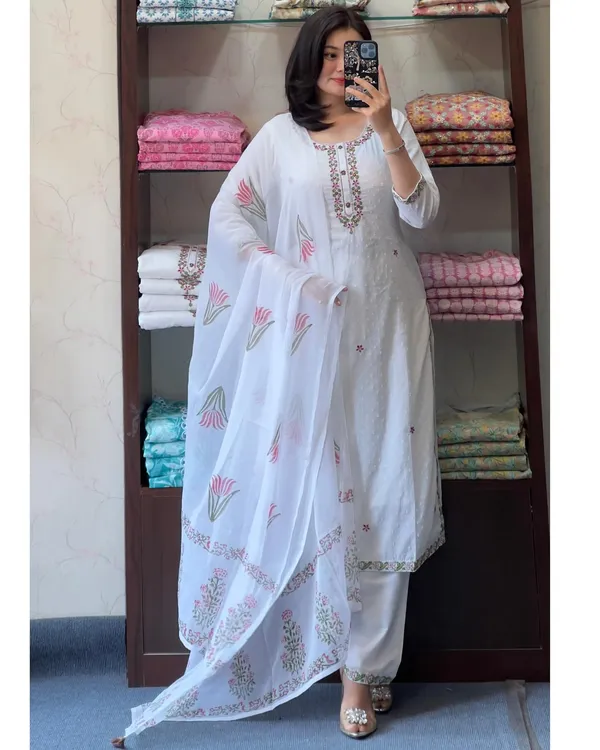 White_Georgette_Butti_Kurti_With_Pant_And_Dupatta_Set_For_Women
