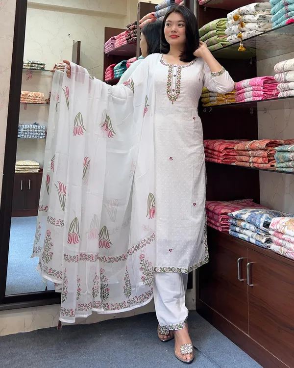 White_Georgette_Butti_Kurti_With_Pant_And_Dupatta_Set_For_Women