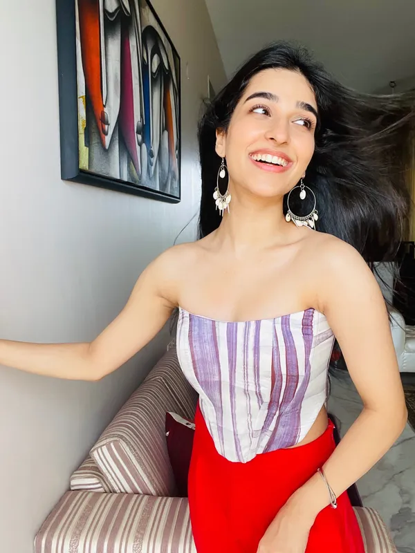 Motion_Through_Violet_Corset