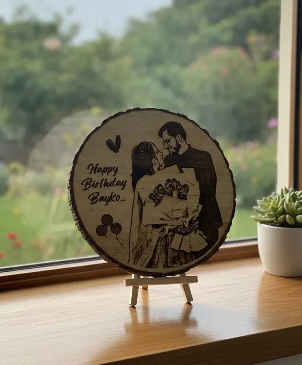 Personalized_Birthday_Wood_Slice_Photo_Frame_With_Stand