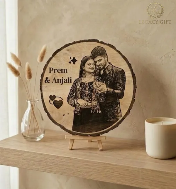 Personalized_Wood_Slice_Photo_Engraving_With_Stand_Couple_Photo_Gift