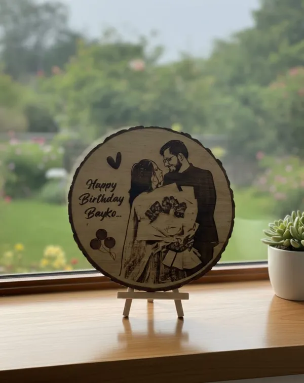 Personalized_Birthday_Wood_Slice_Photo_Frame_With_Stand