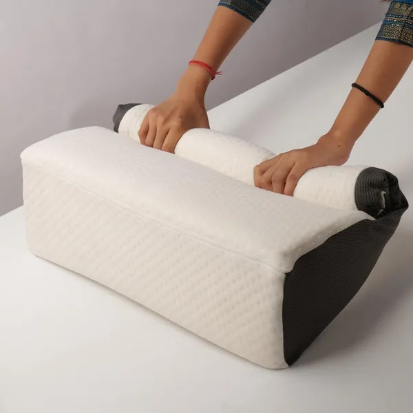 White_Polyester_Fabric_Pillow_Cover_For_Adults
