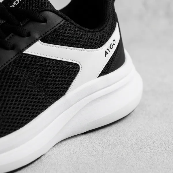 Black_White_Running_Sports_Shoes_For_Men