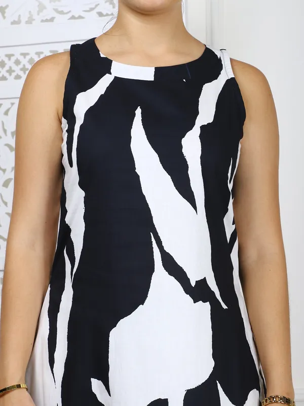 Black_And_White_2_Piece_Abstract_Print_Cotton_Co_Ord_Set_For_Women
