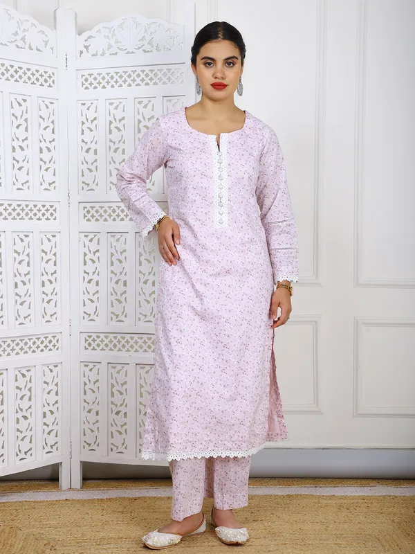 White_3_Piece_Light_Floral_Lawn_With_Lace_Detailing_Cotton_Suit_For_Women