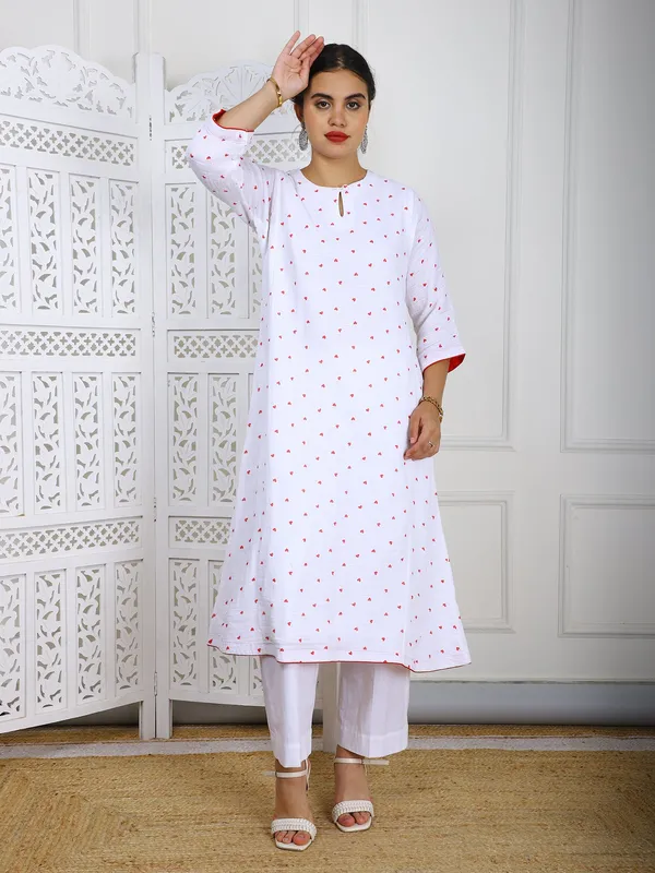 White_2_Piece_Premium_Jute_Stitched_With_Heart_Print_Set_For_Women