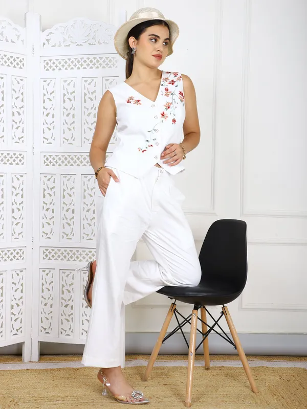 White_2_Piece_Will_Cotton_Hand_Embroidered_Co_Ord_Set_For_Women
