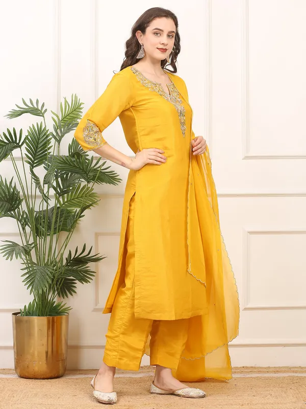 Yellow_Elegant_Festive_Ethnic_Ensemble_3_Piece_Shimmer_Silk_Stitched_Suit_For_Women