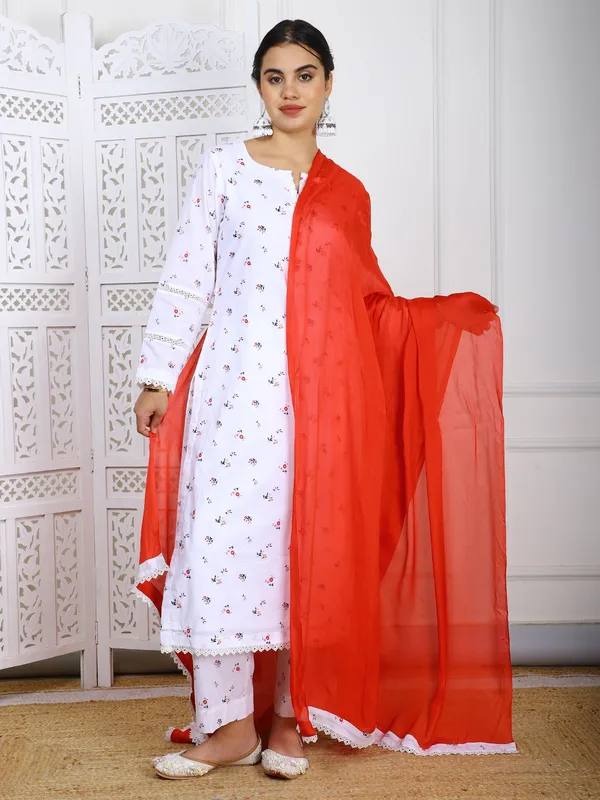 White_3_Piece_Floral_Lawn_Cotton_Suit_With_Chinon_Dupatta_For_Women