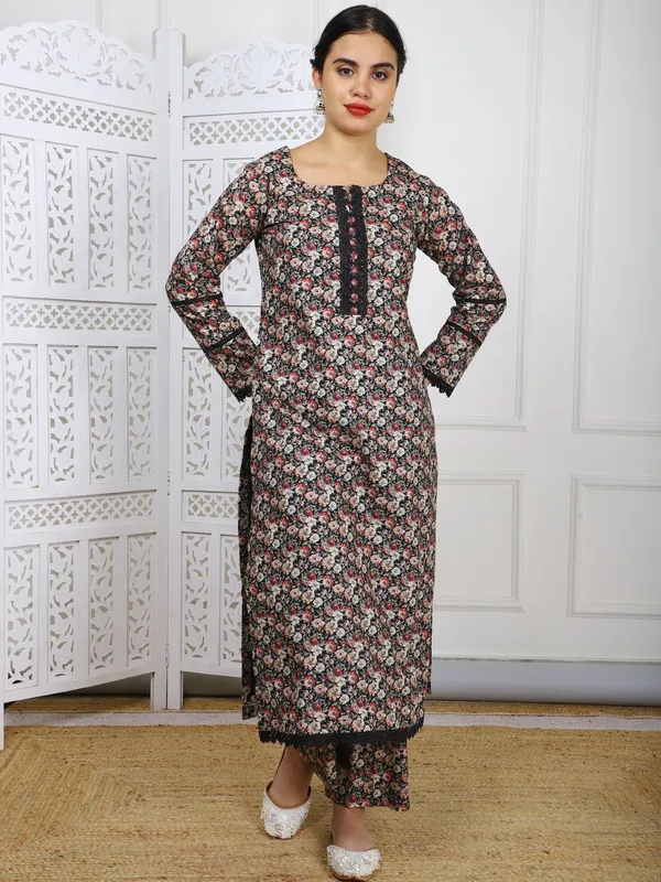 Black_Floral_Cotton_Summer_Suit_Elegant_Casual_Wear_With_Lace_Borders_For_Women