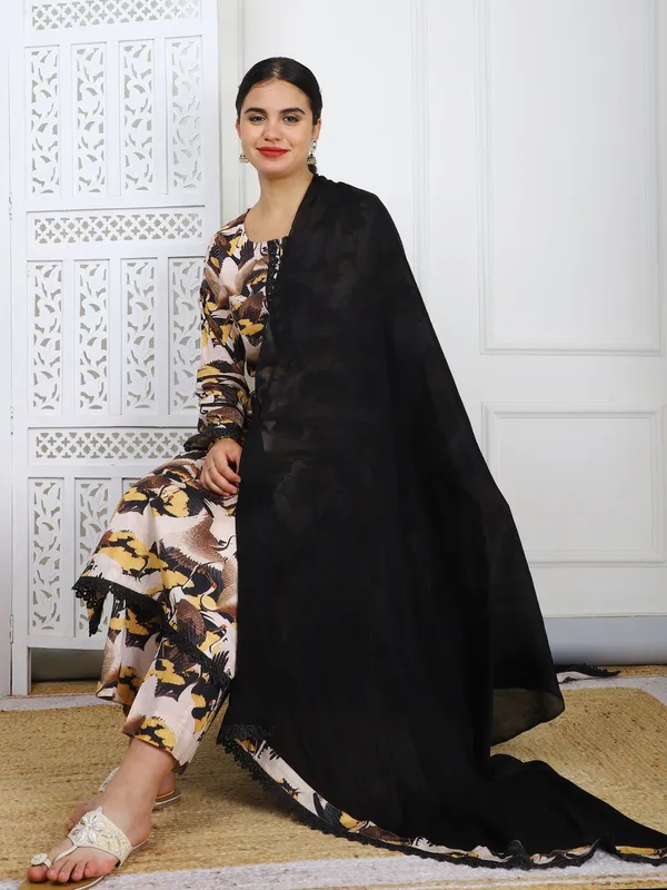 Multicolor_Cotton_Suit_With_Digital_Print_For_Women