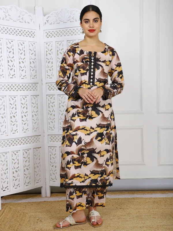 Multicolor_Cotton_Suit_With_Digital_Print_For_Women