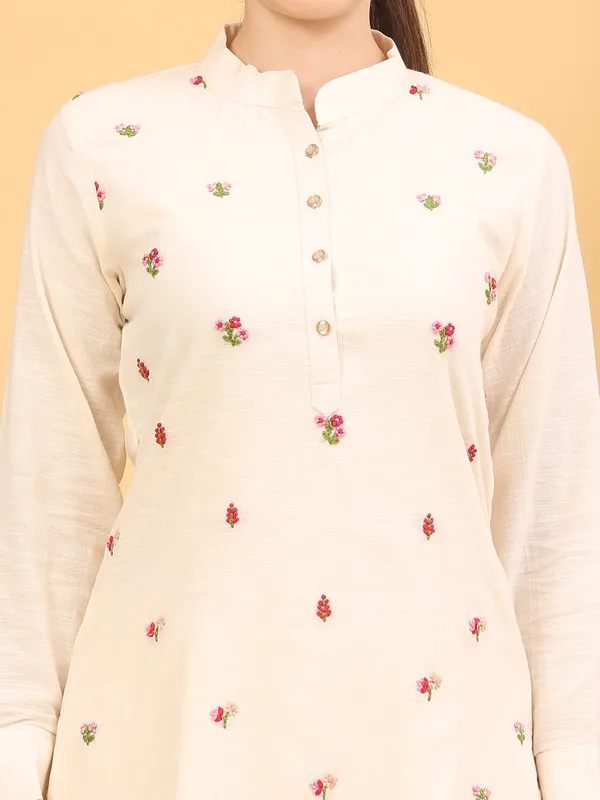 White_Handcrafted_Cotton_Embroidered_Kurta_Set_For_Women
