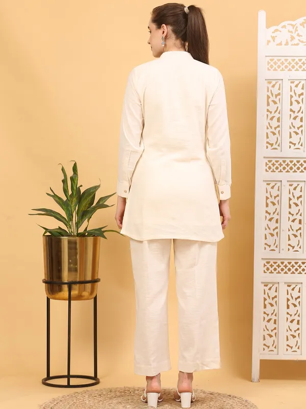 White_Handcrafted_Cotton_Embroidered_Kurta_Set_For_Women